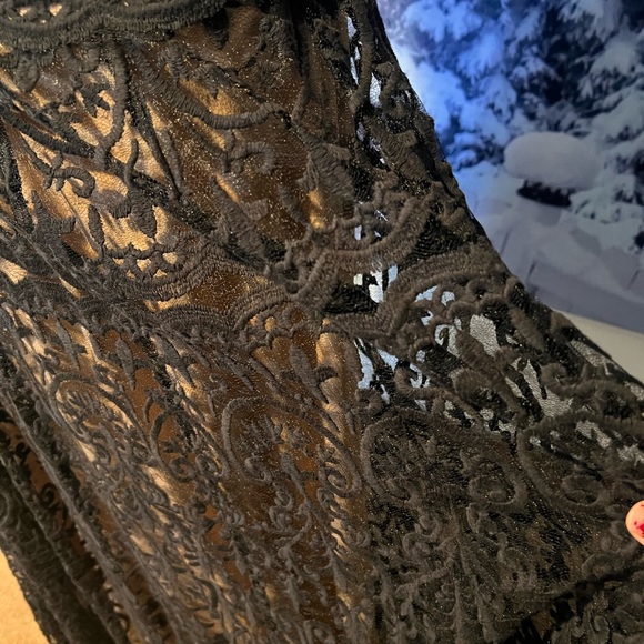 Va va voom dress.  Strapless, Black and cream colour.  size L Pre owner - Picture 3 of 7